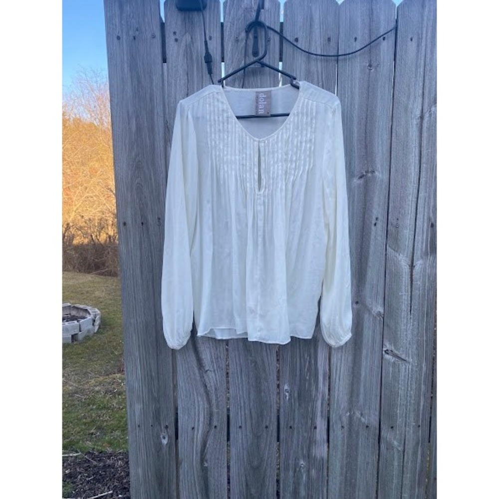 Dolan Left Coast Collection Cream Pintuck Pleated Keyhole‎ Blouse Womens Medium